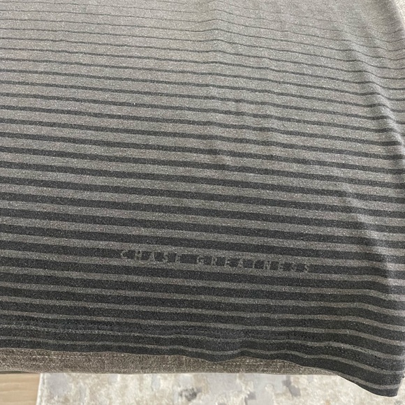 Under Armour Dark Gray Graphic Tee - The Rock - Picture 3 of 8